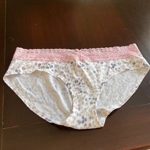 NWT Victorias Secret cotton lace hipster panty L
